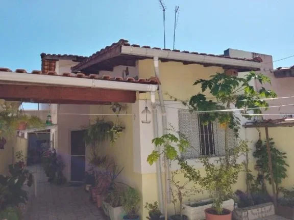 Imagem Casa para Venda em Itanhaém, Loty, 2 dormitórios, 1 suíte, 1 banheiro, 2 vagas