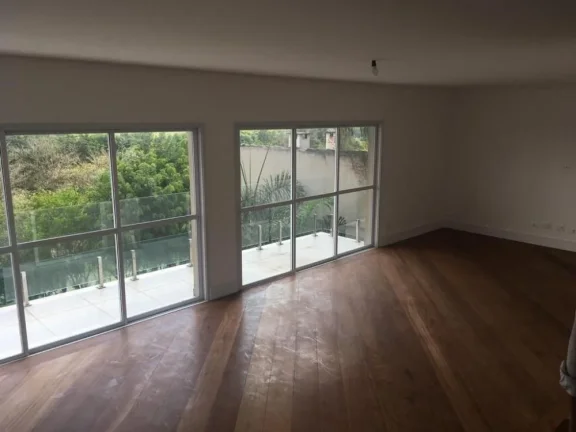 Imagem Casa no Res. Alpha 6 - 488m²