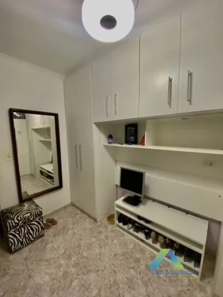 Imagem SANTO ANDRÉ Casa 200 metros, total de 5 dormitórios, Edícula, 2 vagas com excelente localização e valor !!!