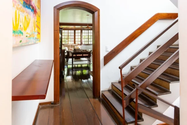Imagem Sobrado Jardim Prudência - 200M², 3 Dorms, 1 Vaga, Lareira, Quintal, Split, Armários.