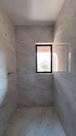 Imagem Casa duplex à venda, 3 quartos, 1 suíte, 2 vagas, Novo Centro - Santa Luzia/MG