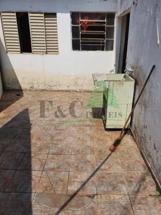 Imagem Casa para Venda em Limeira, Parque Hippolyto, 3 dormitórios, 2 banheiros, 4 vagas