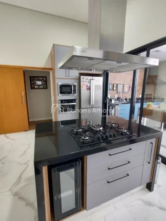 Imagem Com 253 m² bem distribuídos, esta casa no Condomínio Madre Maria Villac oferece conforto, moderni...