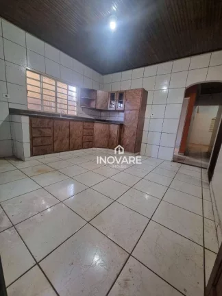 Imagem Casa com 3 dormitórios à venda por R$ 315.000,00 - Vila Vitória - Itumbiara/GO