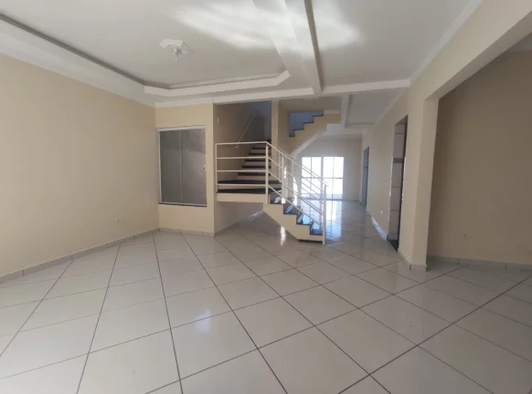 Imagem Sobrado com 4 dormitórios à venda, 200 m² por R$ 1.000.000,00 - Villa Branca - Jacareí/SP