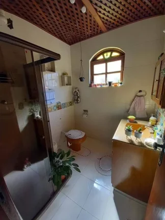Imagem LINDA CASA COM 3 QUARTOS, SAUNA, PISCINA. NOVA FRIBURGO.