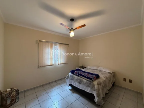 Imagem Esta casa estilo assobradada no Condomínio Itamanbuca oferece excelente distribuição de ambientes...