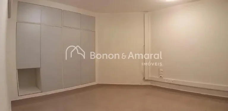 Imagem Imóvel Comercial com 441 m² e 17 salas, terreno de 800,00 metros no Jardim Chapadão - Campinas/SP
