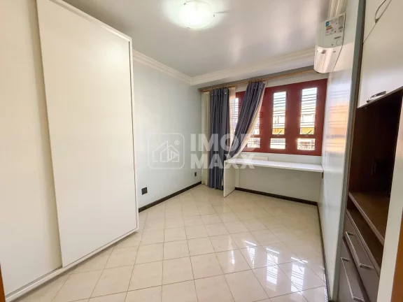 Imagem Casa para Alugar no Núcleo Bandeirante, 5 Quartos, 3 Suítes, 378m²