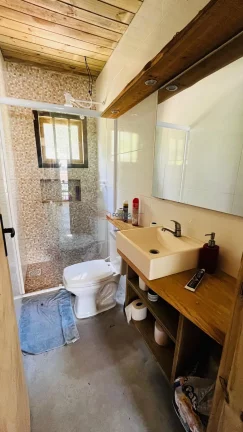 Imagem casa com lagoa, acesso a lagoa, lagoa, piscina, condomínio