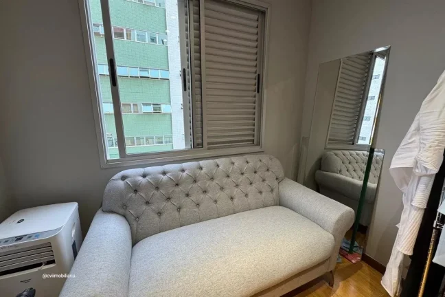 Imagem Este espaçoso apartamento de 95 metros quadrados está localizado no prestigiado bairro Funcionári...