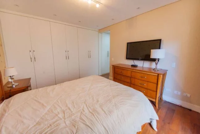 Imagem Casa com 360 m² - 3 suítes, em condomínio na Granja Viana!!!