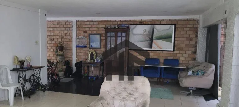Imagem Casa de 5 quartos à venda, localizada na Encruzilhada - Recife/Pernambuco.