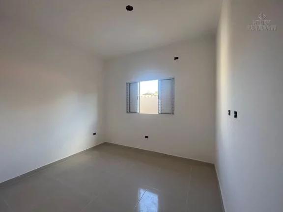 Imagem Casa térrea com piscina e dois quartos em Itanhaém-SP