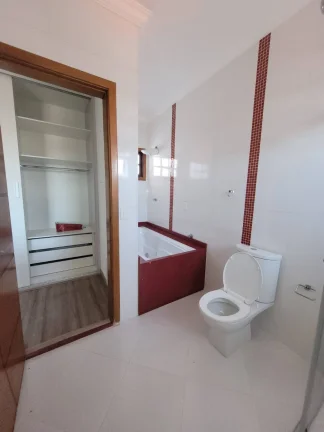 Imagem Sobrado Alto Padrao com 235m² 3 Dormitotorios com 5 Vagas de Gargens