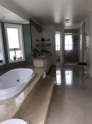 Imagem Casa no Res. Alpha 10 - 597m²