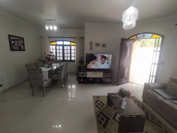 Imagem Casa com 3 dorms + Edícula, á 700m da Praia á venda em Peruíbe