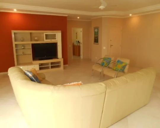 Imagem Apartamento à venda no Guarujá na Praia das Pitangueiras.
