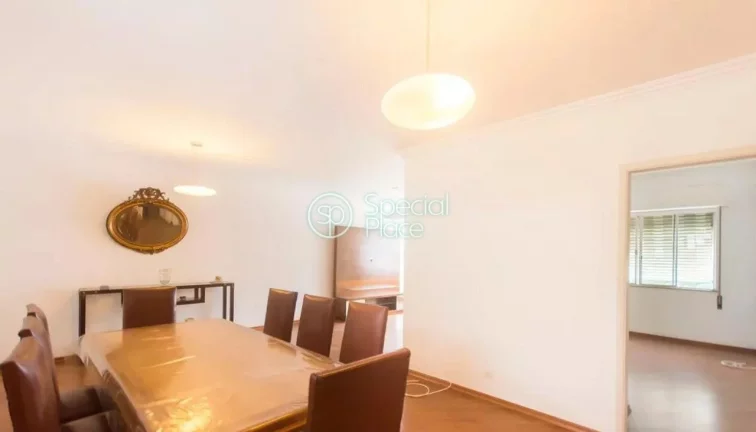 Imagem Apartamento com 140m², 3 dormitórios, ampla sala e 1 vaga. O imóvel possui armário embutido, ár...