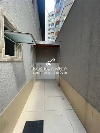 Imagem Sobreposta baixa, em condomínio, próximo a praia