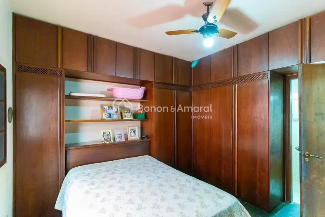 Imagem Casa à venda com 214m², 4 quartos e 2 vagas