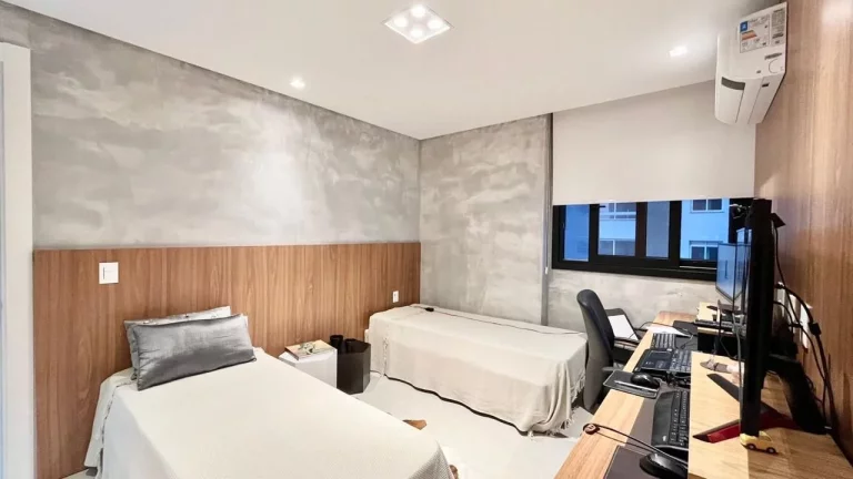 Imagem Apartamento à venda, com 4 quartos, 215m²