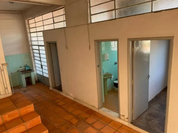 Imagem Casa comercial na rua Santa Clara - Centro - Bragança Paulista