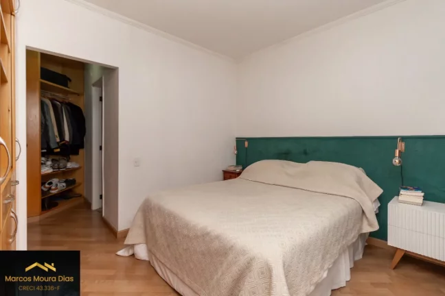 Imagem apartamento de 120m² com 3 dormitórios, sendo 1 suíte, sala para dois ambientes e 2 vagas. Edifício com Lazer e Portaria 24 hs