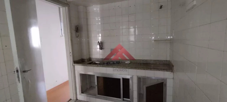 Imagem Apartamento em local previlegiado em icarai,a 40metros da praia,composto de sala 02 quartos,wc social,cozinha,area de serviço,e dependencias completas