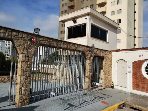 Apartamento com 85 metros quadrados, com 3 dormitÃ³rios sendo 1 suÃ­te com banheira, Ã¡rea de serviÃ...