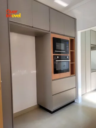 Imagem Casa em Condomínio no Alto do Vale: 3 quartos, 1 suíte, 2 salas, 2 banheiros, 4 vagas de garagem - 156m². Condomínio Pereira Alvim. Quer Imóvel Negócios Imobiliários.