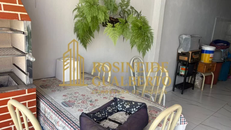 Imagem CASA COM 4 DORMITÓRIOS E 2 SUÍTES PRAIA MARTIM DE SÁ