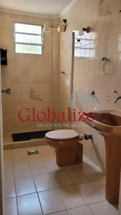 Imagem Lindo sobrado com 3 dormitórios em Santos no bairro do Estuário espaçoso com garagem para 2 carros e uma moto por R$ 856.000,00 à venda ou troca.