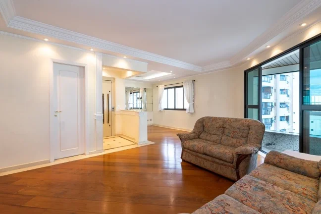 Imagem Apartamento 164M², 3Q, 2 Suítes, 5 Banheiros, 3 Vagas, Varanda, Piscina, Lavabo, Academia, Salão de Festas, Churrasqueira, Closet, Brinquedoteca.