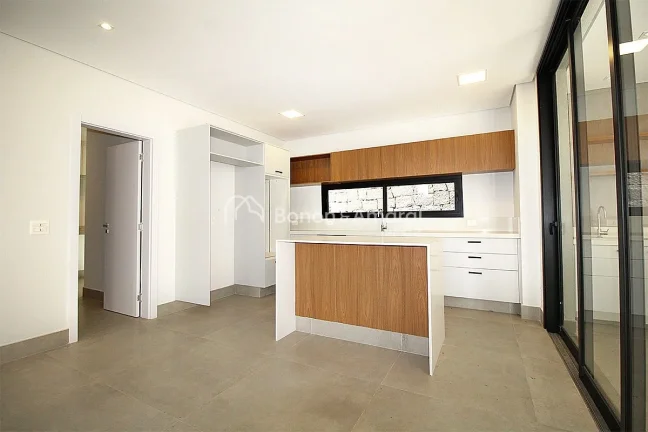 Imagem Linda casa, com arquitetura moderna e acabamento de alta qualidade em todos os ambientes. A residên...
