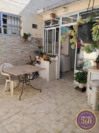 Imagem Casa com 04 dormitórios e com 02 vagas de garagem na Vila Mafra