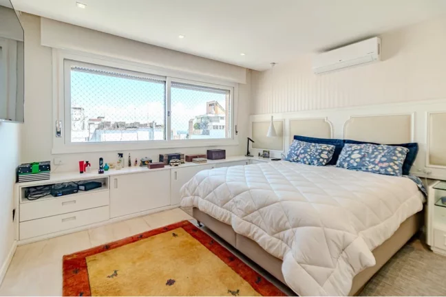 Imagem Cobertura à venda em Porto Alegre, Moinhos de Vento, com 3 quartos, 354m2