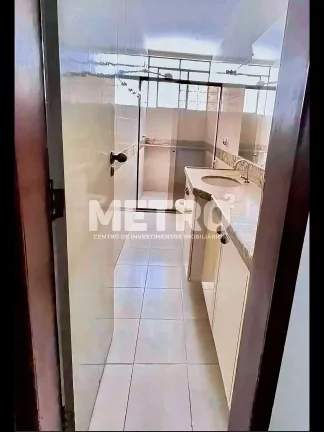 Imagem Casa à venda no Centro de Petrolina com 2 pavimentos, área de lazer