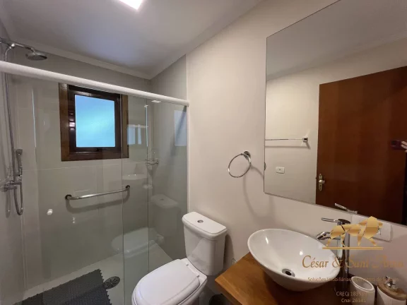 Imagem Linda Casa a venda em condomínio de alto padrão Campos do Jordão-SP