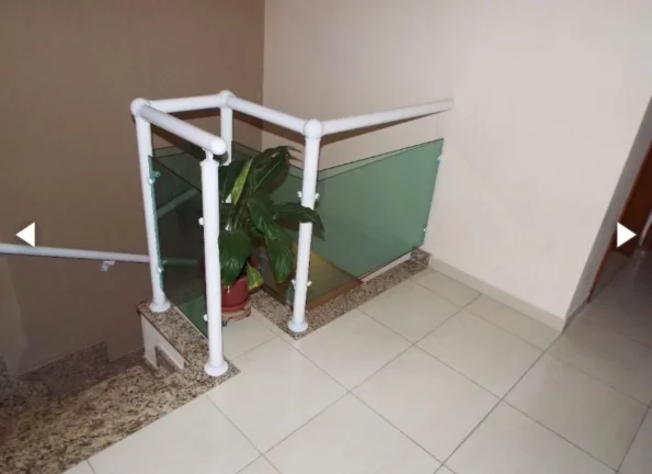 Imagem SOBRADO COM MOVEIS PLANEJADOS COM TRÊS DORMITORIOS E UM SUITE A VENDA NO PQRQUE JAÇATUBA - SANTO ANDRE.