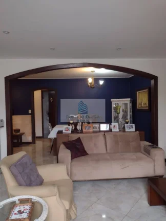 Imagem Imperdível: Casa à venda no Rio de Janeiro-RJ, 4 quartos, 1 suíte, 1 sala, 4 banheiros, 1 vaga de garagem, 164m² - Bairro Pechincha!
