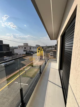 Imagem O sobrado possui 

- 5 suítes plenas sendo 4 suítes no pavimento superior e uma suíte no paviment...