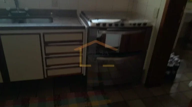 Imagem Apartamento de 300 m² (originalmente 273 m² na escritura), sendo um apartamento por andar. Possui ...