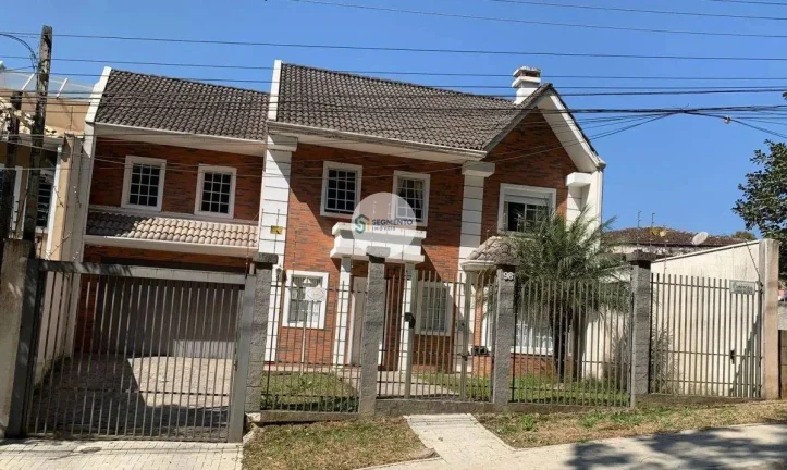 Casa à venda no São Lourenço em Curitiba