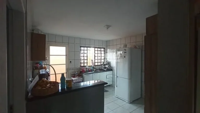 Imagem Casa à venda 3 Quartos, 1 Suite, 2 Vagas, Giovani Lunardelli, Londrina - PR