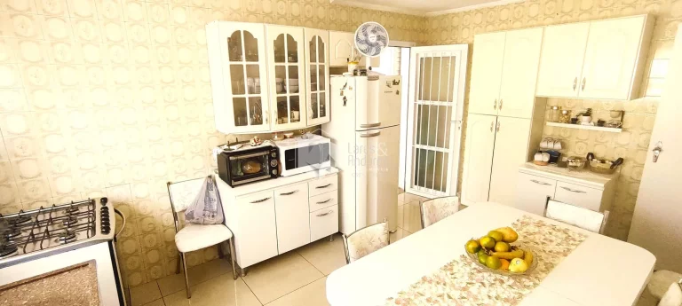 Imagem (SOBRADO + 1 CASA) COM 216M² COM 2 AMPLOS DORMITÓRIOS, ÁREA GOURMET E 3 VAGAS DE AUTO COM PORTÃO AUTOMÁTICO. LAUZANE PAULISTA, SÃO PAULO, SP