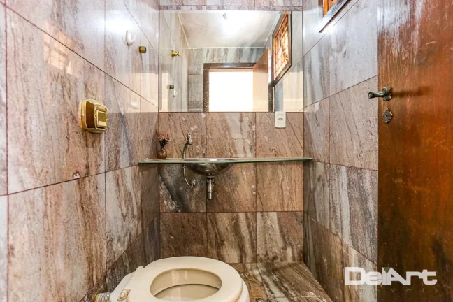 Imagem Residência térrea - Estilo Clássico - (400m2 de construção aproximadamente) - com piscina - 750m2 de terreno - Bairro Bom Jesus