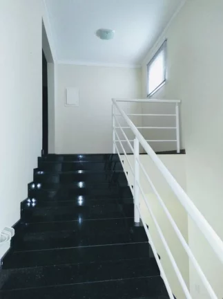 Imagem Casa em Condomínio com 03 suítes para Locação em Valinhos