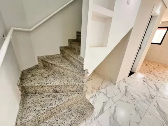 Imagem Sobrado com 2 dormitórios à venda, 118 m² por R$ 550.000,00 - Parque Santa Rosa - Suzano/SP