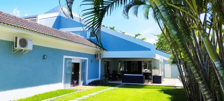 Imagem Casa em Condomínio Novo Leblon, em terreno de 1000 m², 6 suítes, jardins, piscina, área gourmet com churrasqueira.